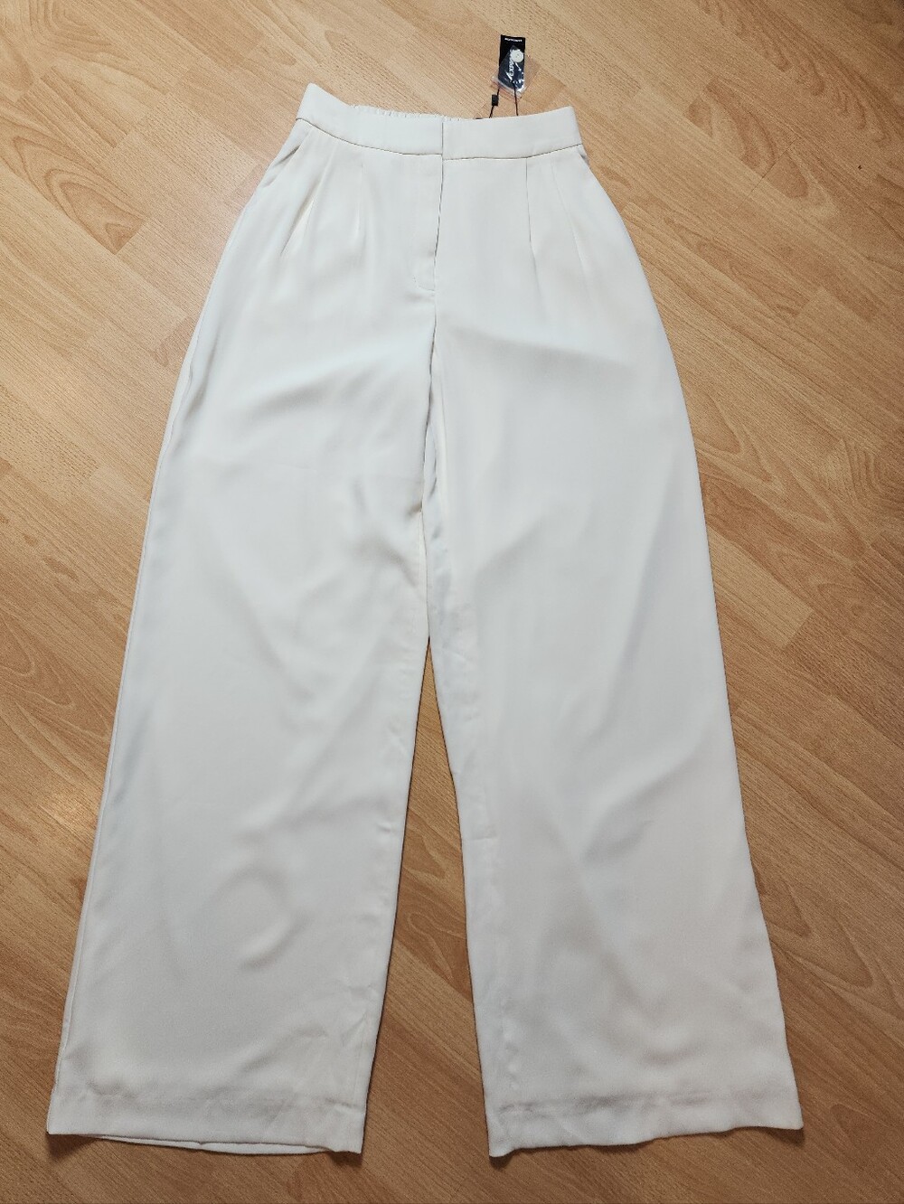 Size 4 Long NWT Express Stylist Wide Leg Hi Rise Ivory Pleat Pants Lined Flowy